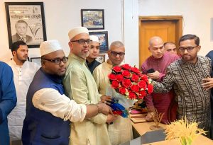 এমপি মন্ত্রী মহোদয়ের ফুলের শুভেচ্ছা বিনিময় 